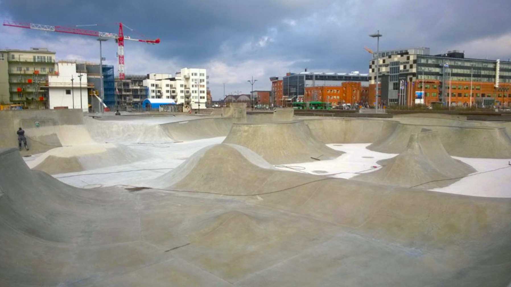 KOMSOL-Half-Pipe-Skate-Board SKATESEAL