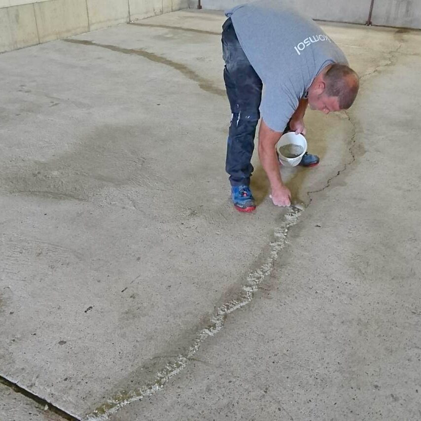 Komsol SEAL - Risse Beton alter strapazierter Beton Reparatur