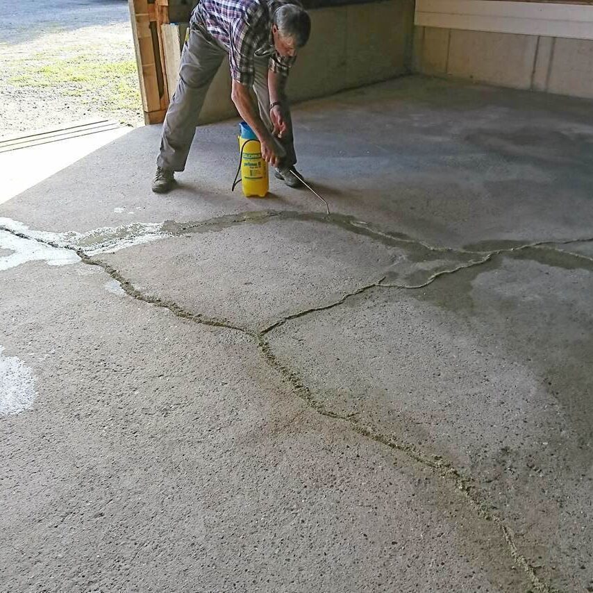 Komsol SEAL Risse Beton alter strapazierter Beton auffuellen