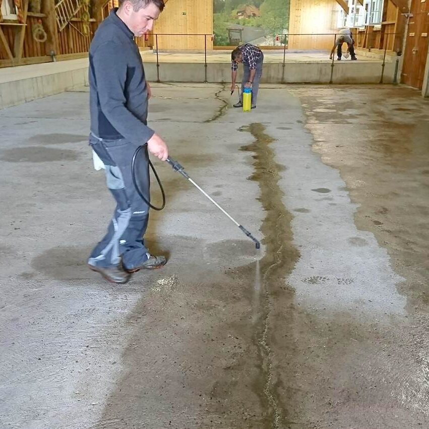 komsol SEAL - Risse Beton alter strapazierter Beton behandeln