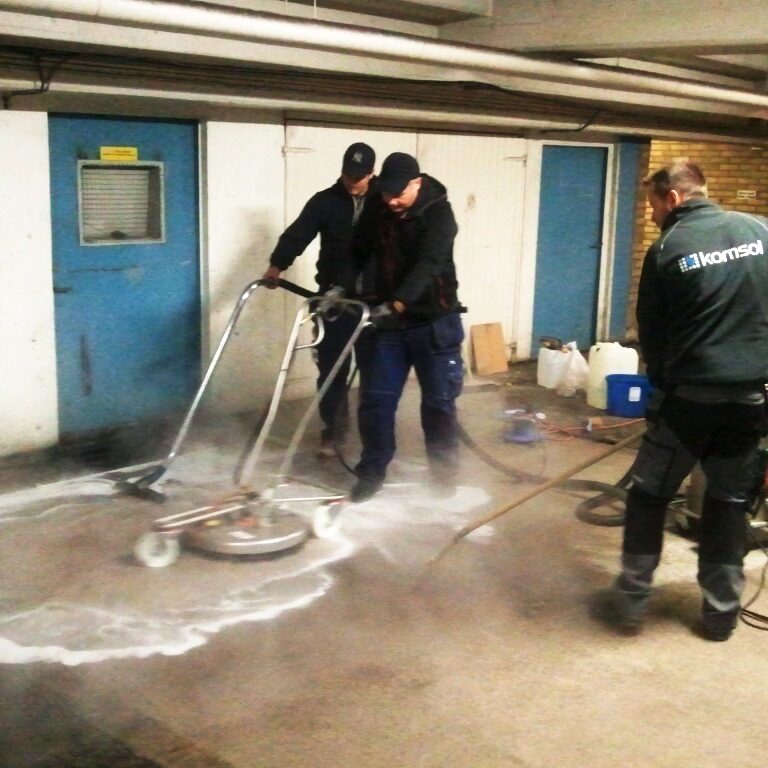 komsol Komsol®SEAL risse beton garage chloride Cleaning reinigen heisses wasser