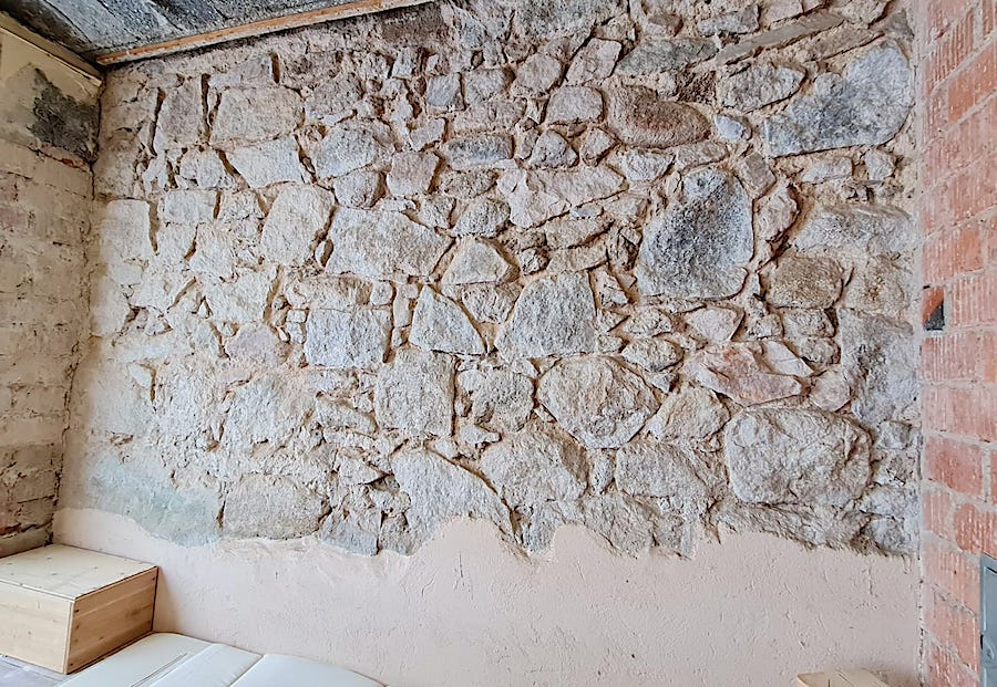 Komsol Komsol®SEAL keller Bruchsteinwand versiegeln abdichten Hydrophobieren Feuchtigkeitssanierung frostsicher altbau versiegelt