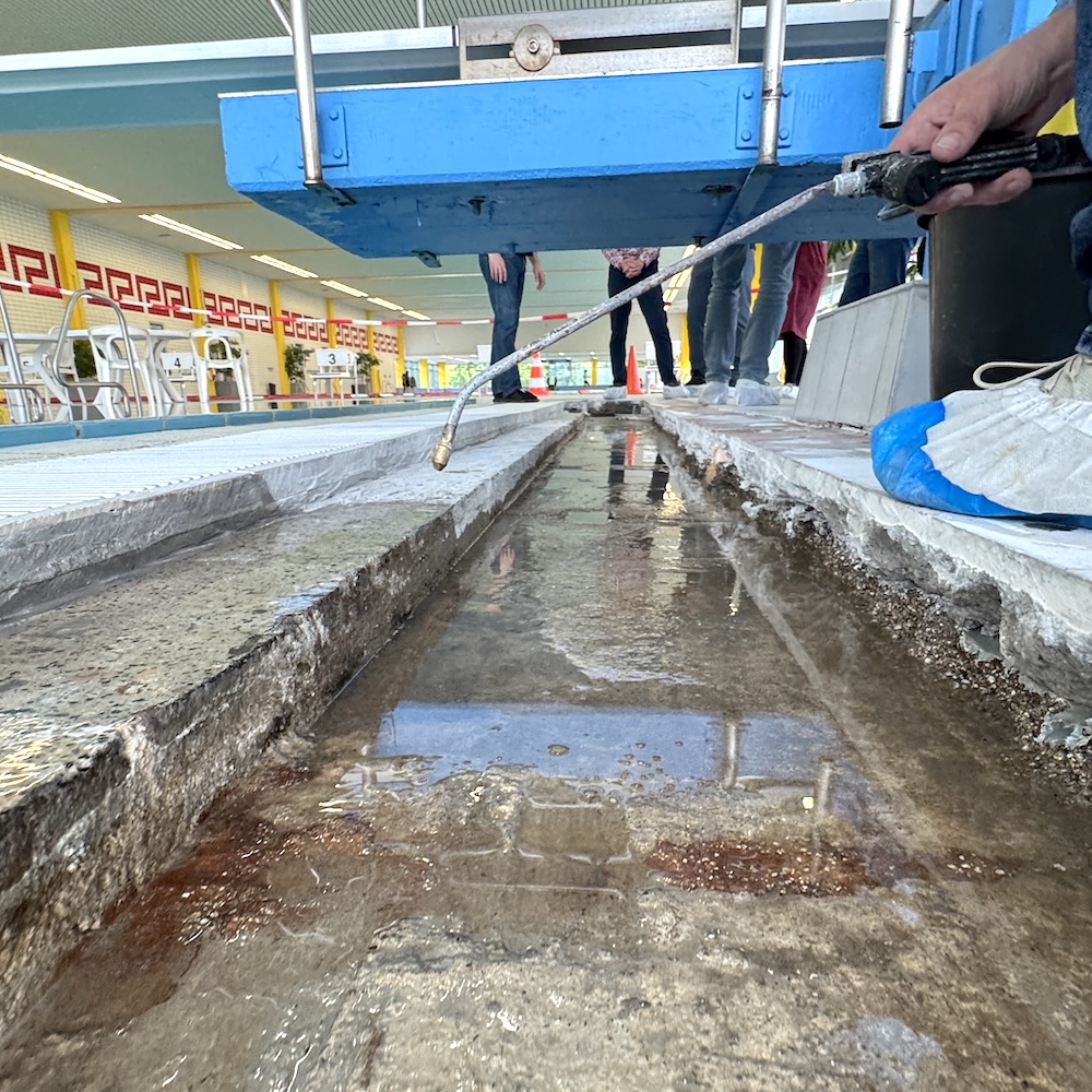 komsol SEAL Schwimmbecken Schwimmbad SUCON Ingenieurbau Beton Versiegeln Spezialisten