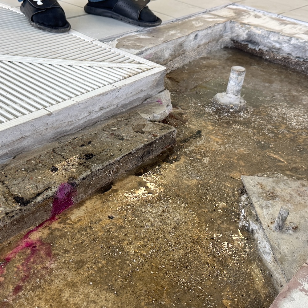 komsol SEAL Schwimmbecken Schwimmbad SUCON Ingenieurbau Beton Versiegeln Spezialisten