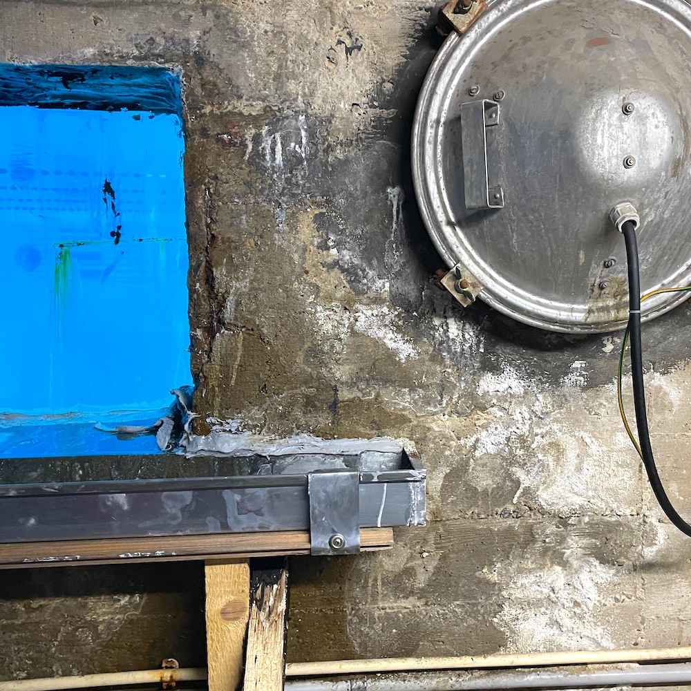 komsol SEAL Schwimmbecken Schwimmbad SUCON Ingenieurbau Beton Versiegeln Wartung Fenster Tauchen Fugen